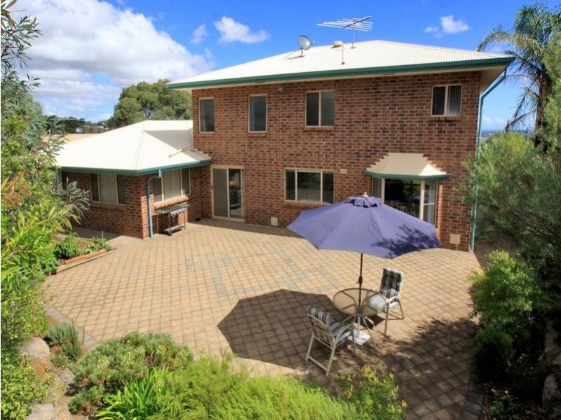15 Highfield Drive, Aberfoyle Park SA 5159