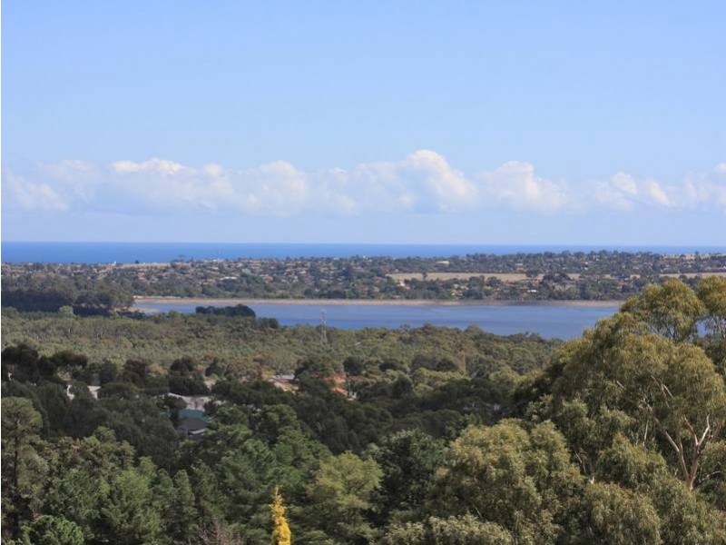 15 Highfield Drive, Aberfoyle Park SA 5159