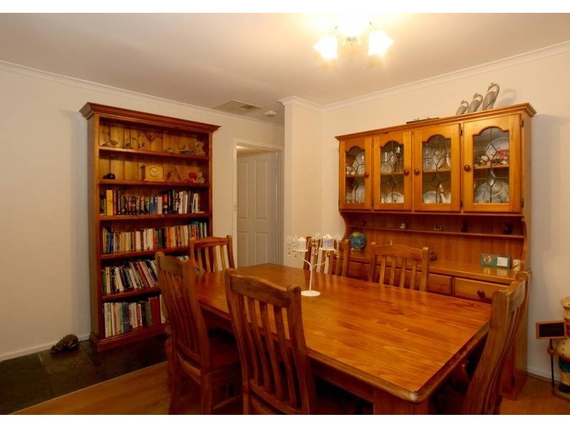 26 Tania Drive, Aberfoyle Park SA 5159