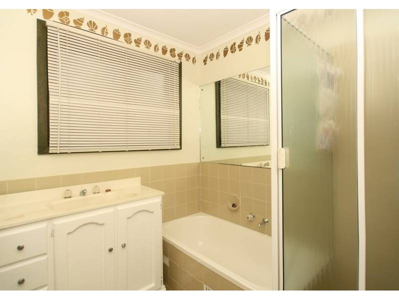 26 Tania Drive, Aberfoyle Park SA 5159
