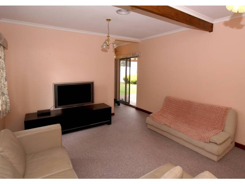 33 Larkdale Crescent, O’halloran Hill SA 5158