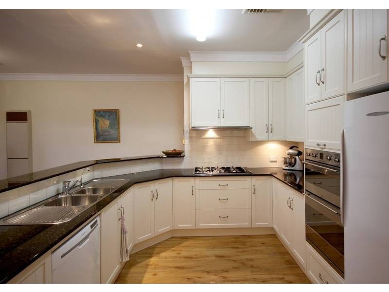 10 Heron Place, Flagstaff Hill SA 5159