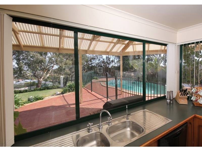 14 Shetland Street, Woodcroft SA 5162