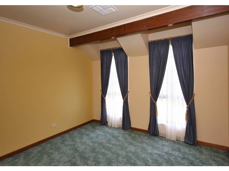 14 Shetland Street, Woodcroft SA 5162