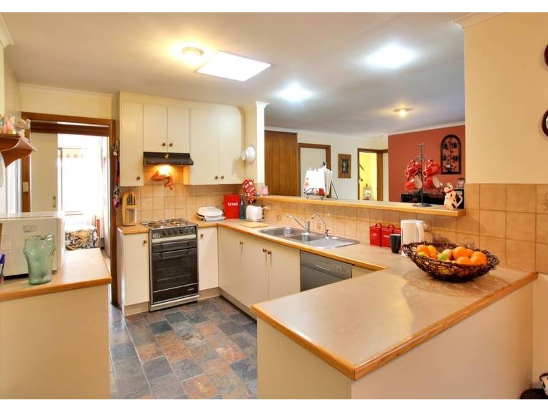 5 Alpine Road, Happy Valley SA 5159