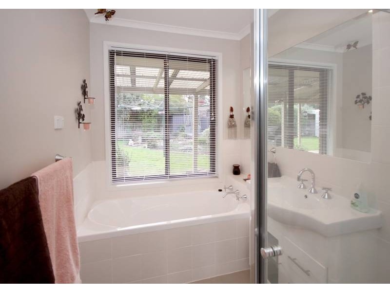 15 Paltarra Grove, Aberfoyle Park SA 5159