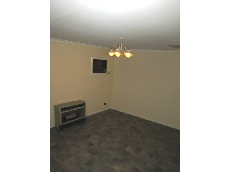 27 Lublin Crescent, Hackham West SA 5163