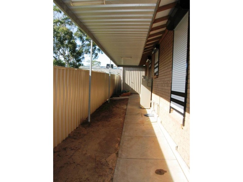 27 Lublin Crescent, Hackham West SA 5163