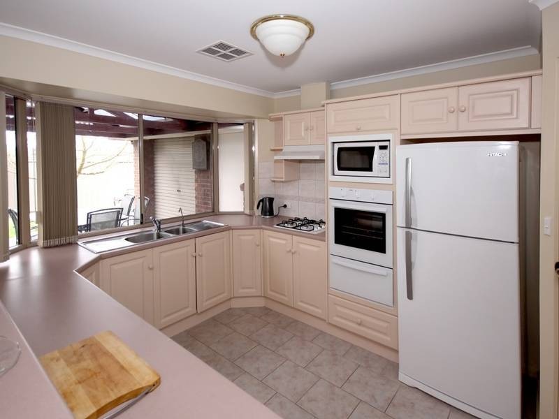 2 Osprey Court, Flagstaff Hill SA 5159