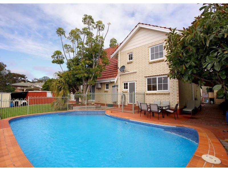 12 Broadmeadow Drive, Flagstaff Hill SA 5159