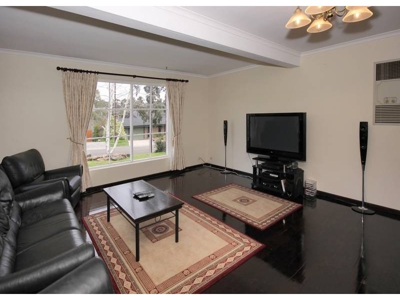 12 Broadmeadow Drive, Flagstaff Hill SA 5159