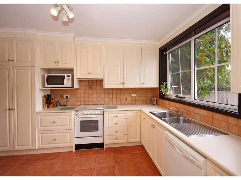 12 Broadmeadow Drive, Flagstaff Hill SA 5159