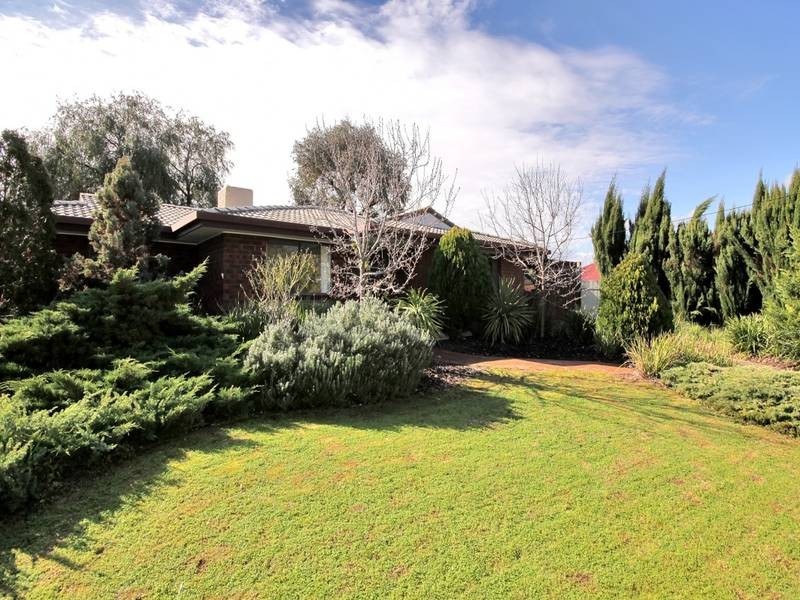 16 New York Road, Aberfoyle Park SA 5159