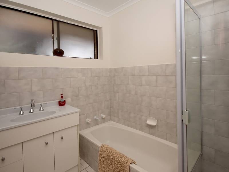 16 New York Road, Aberfoyle Park SA 5159