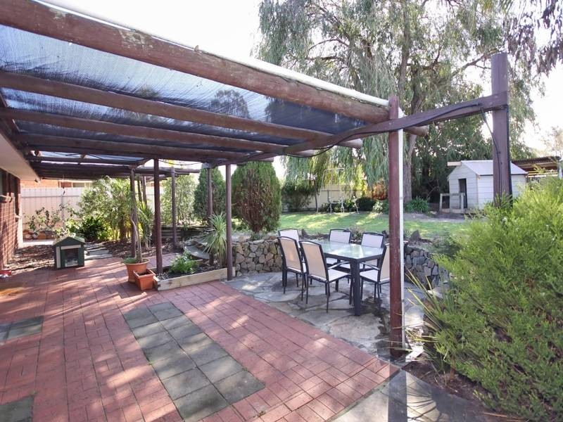 16 New York Road, Aberfoyle Park SA 5159