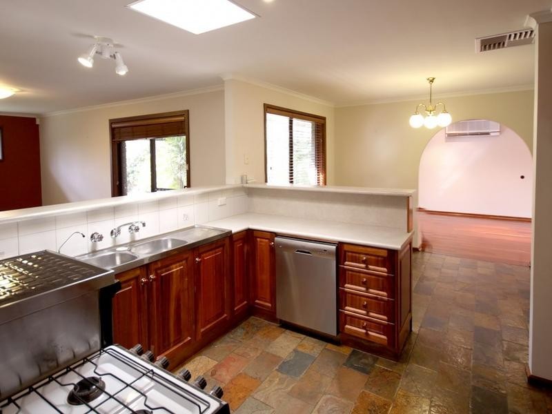 5 Dawson Avenue, Happy Valley SA 5159