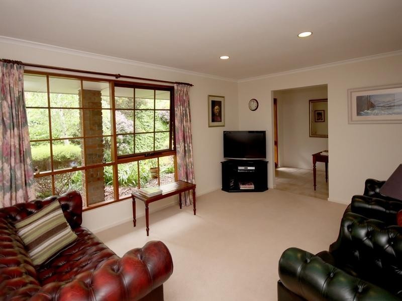 8 Nayook Grove, Happy Valley SA 5159