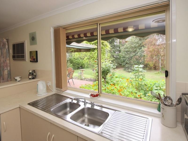 8 Nayook Grove, Happy Valley SA 5159