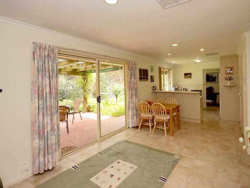 8 Nayook Grove, Happy Valley SA 5159