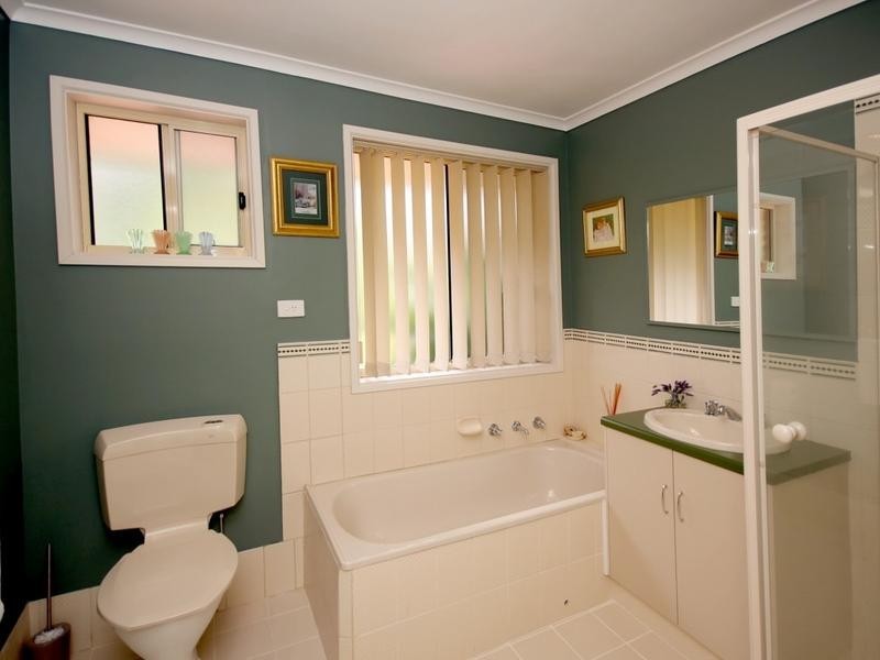 8 Nayook Grove, Happy Valley SA 5159