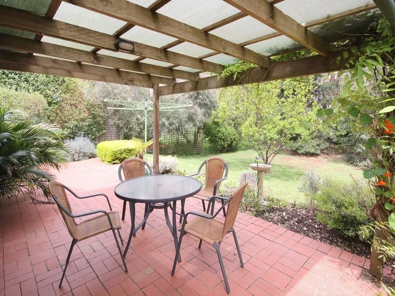 8 Nayook Grove, Happy Valley SA 5159