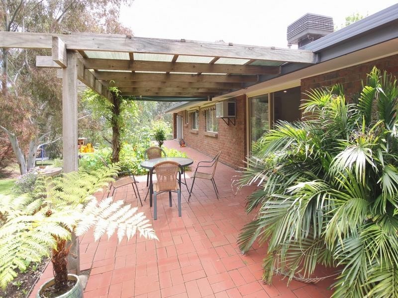 8 Nayook Grove, Happy Valley SA 5159
