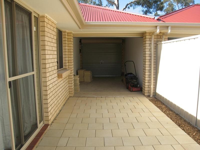 10 Berlin Terrace, Aberfoyle Park SA 5159