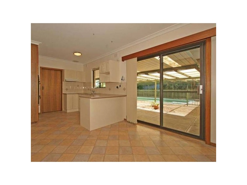 11 Vynland Drive, Flagstaff Hill SA 5159