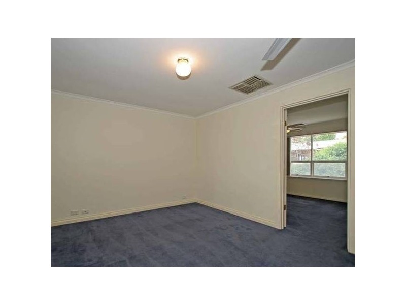 25 Sunnymeade Drive, Aberfoyle Park SA 5159
