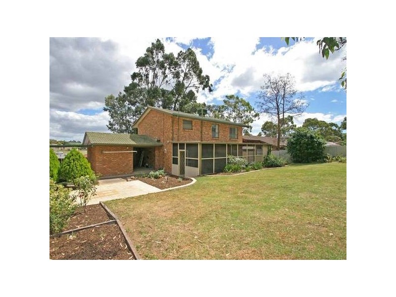 25 Sunnymeade Drive, Aberfoyle Park SA 5159