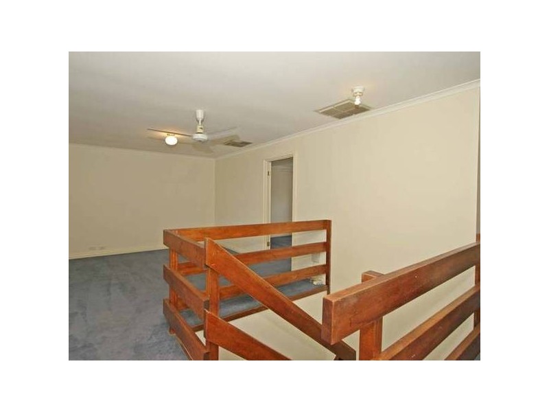 25 Sunnymeade Drive, Aberfoyle Park SA 5159