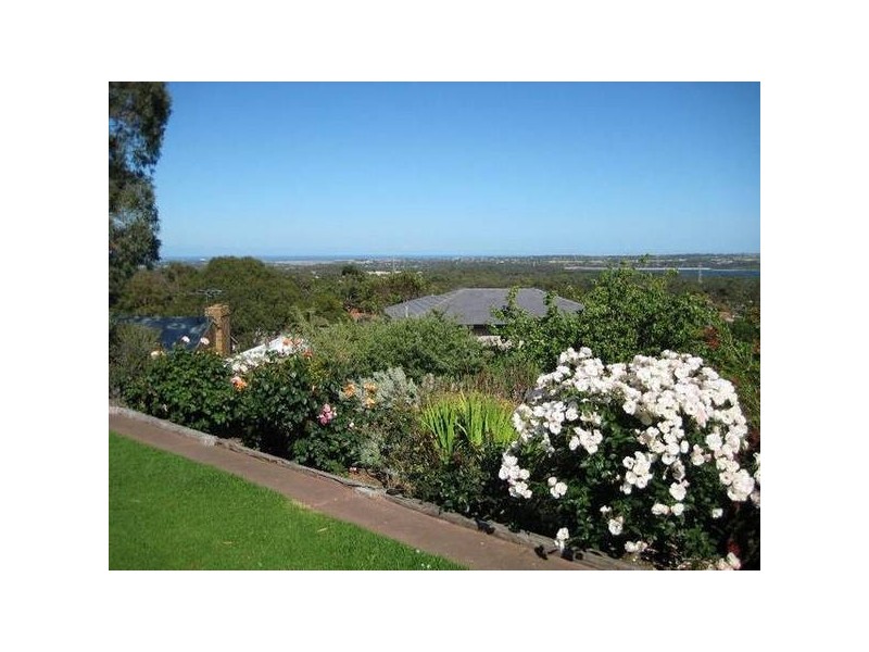 32 Maluka Drive, Happy Valley SA 5159