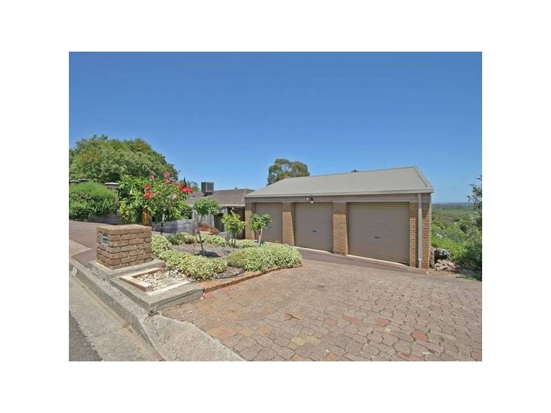 32 Maluka Drive, Happy Valley SA 5159