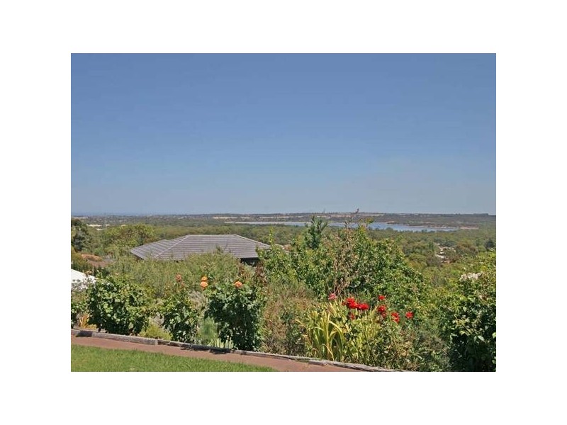 32 Maluka Drive, Happy Valley SA 5159