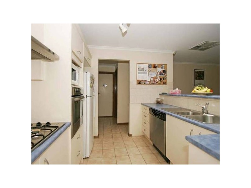 30 Torresan
Crescent, Flagstaff Hill SA 5159