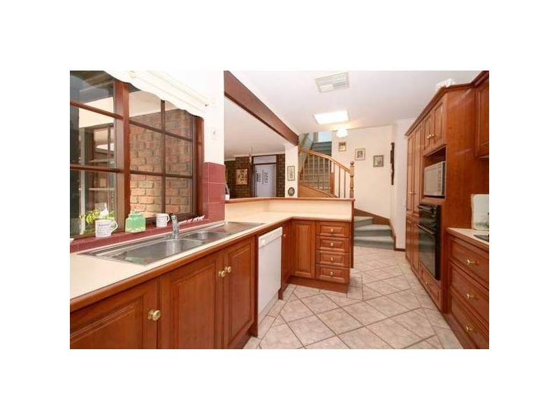 60 Horseshoe Drive, Aberfoyle Park SA 5159