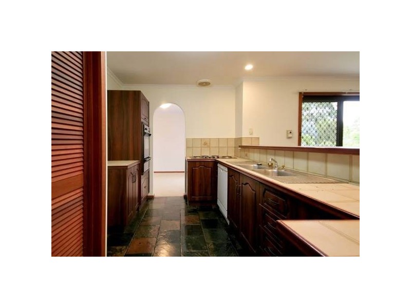 18 Vaucluse Drive, Happy Valley SA 5159