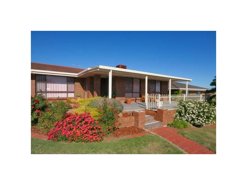 5 Poralka Crescent, Hallett Cove SA 5158