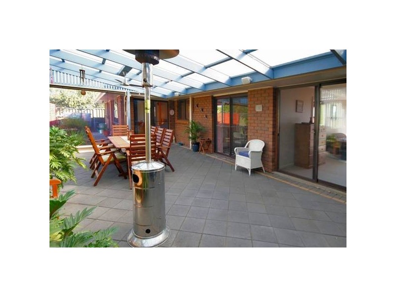 5 Poralka Crescent, Hallett Cove SA 5158