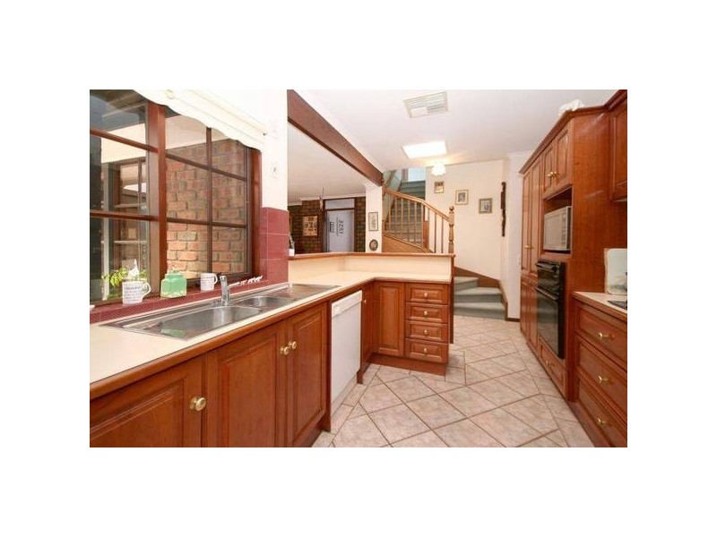 60 Horseshoe Drive, Aberfoyle Park SA 5159