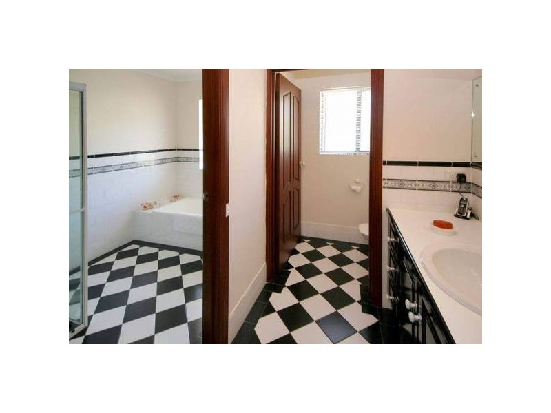 60 Horseshoe Drive, Aberfoyle Park SA 5159