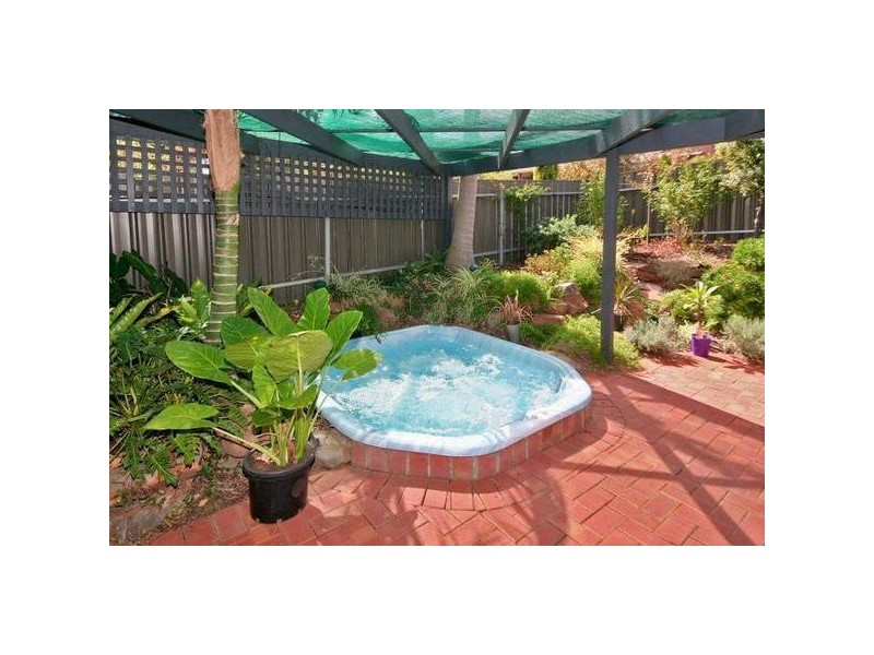 60 Horseshoe Drive, Aberfoyle Park SA 5159