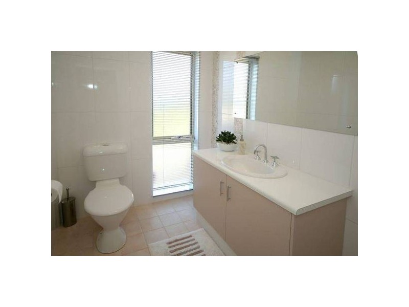 60 Estate Drive, Flagstaff Hill SA 5159