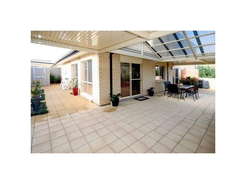 60 Estate Drive, Flagstaff Hill SA 5159