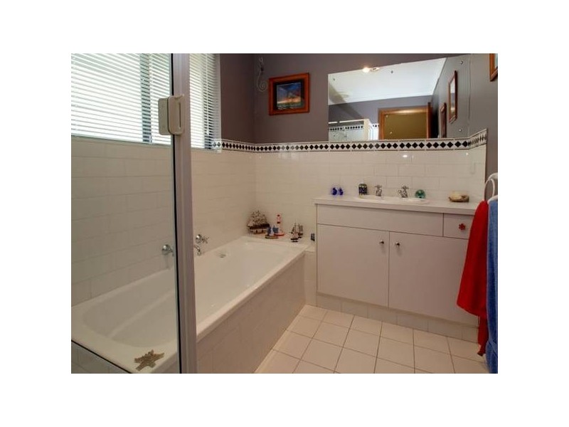 74 Seaview Drive, Happy Valley SA 5159