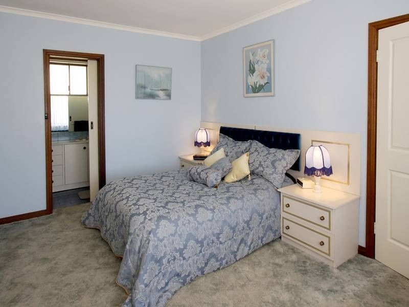 7 Quamby Court, Happy Valley SA 5159