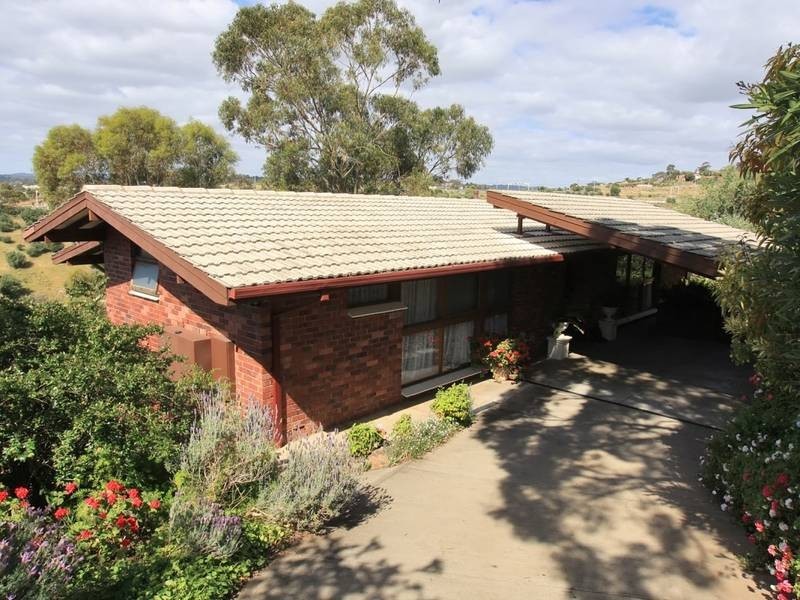 8 Wayne Avenue, Darlington SA 5047