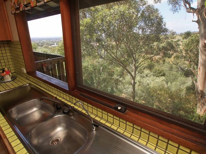 8 Wayne Avenue, Darlington SA 5047