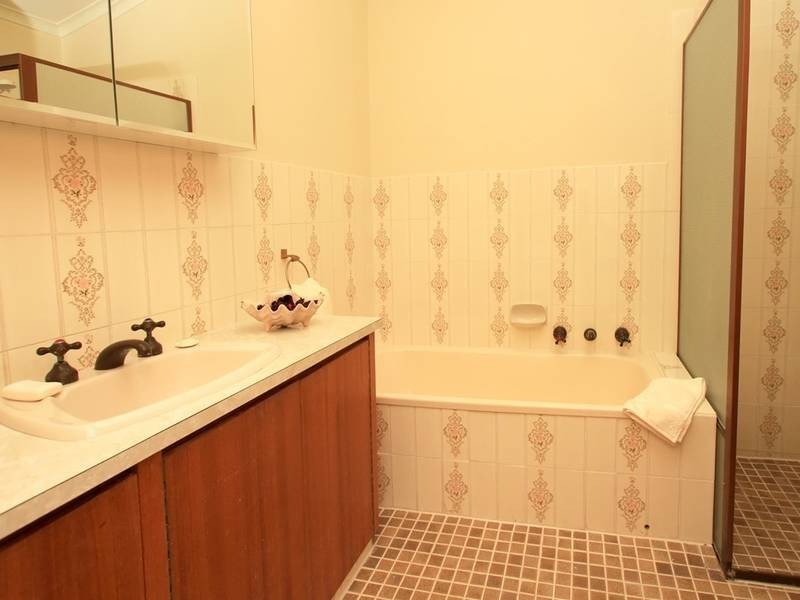 8 Wayne Avenue, Darlington SA 5047