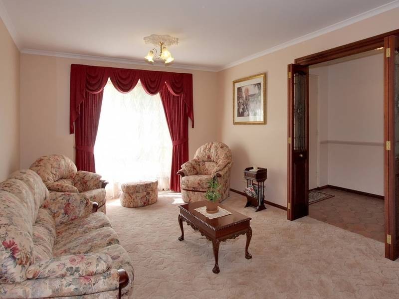 5 La Salle Court, Happy Valley SA 5159